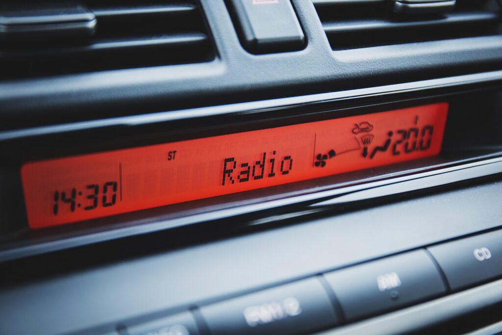 How to connect Phone to car radio